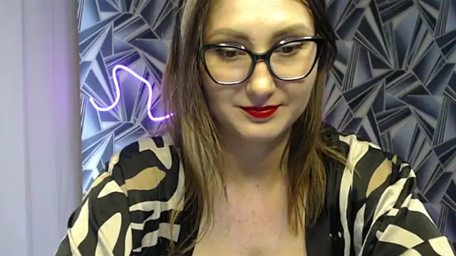 Snapshot of NikkiKiss___ chatting on 05.16.26 NikkiKiss online show from 05.16.26
