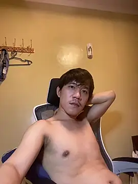 Snapshot of asian_guy67 chatting on 05.25.26 asian guy67 online show from 05.25.26