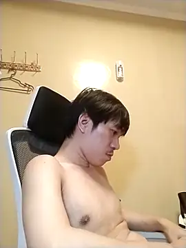 Snapshot of asian_guy67 chatting on 05.29.26 asian guy67 online show from 05.29.26