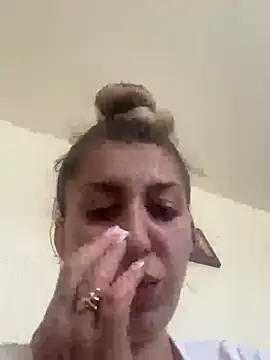 Snapshot of dalia0710 chatting on 04.16.26 dalia0710 online show from 04.16.26