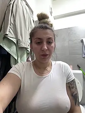 Snapshot of dalia0710 chatting on 04.16.26 dalia0710 online show from 04.16.26