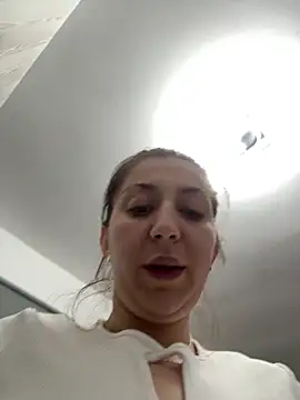Snapshot of dalia0710 chatting on 04.27.26 dalia0710 online show from 04.27.26