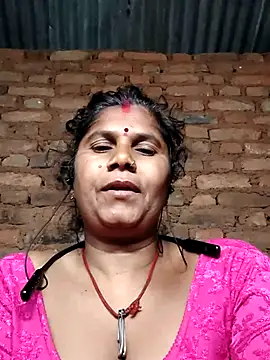 Hot di97 online show from 04.17.26