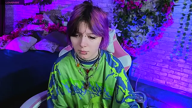 Ashley Veil online show from 04.03.26