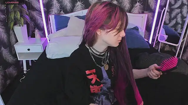 Ashley Veil online show from 05.23.26
