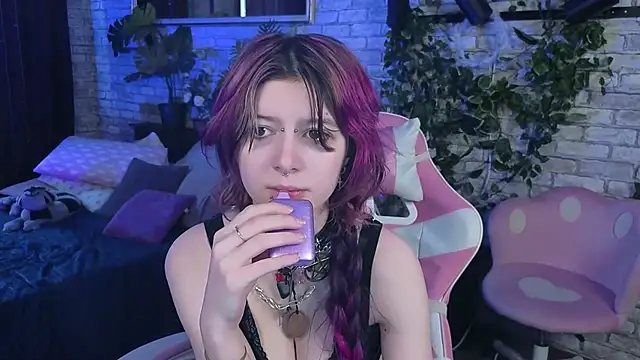 Ashley Veil online show from 05.26.26