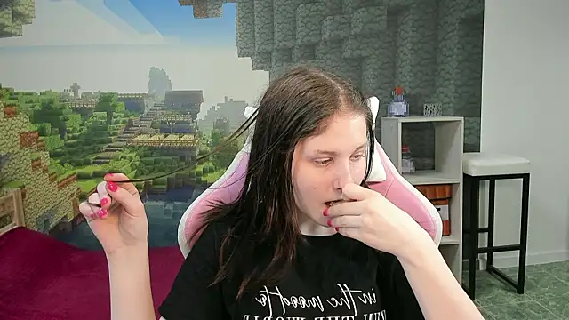 Snapshot of KiraDuvall chatting on 02.13.26 KiraDuvall online show from 02.13.26