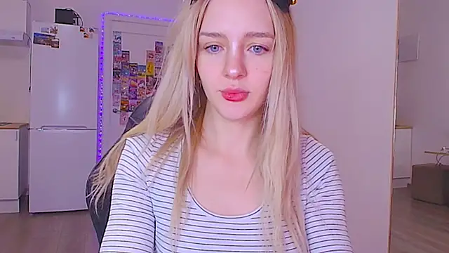 sailormoon666  online show from 02.04.26