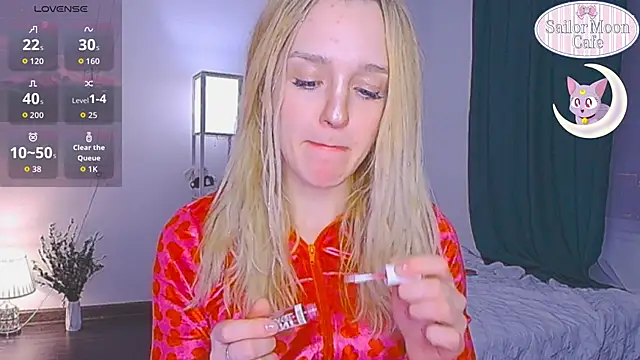 sailormoon666  online show from 04.09.26