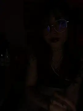 Snapshot of neo_vampy chatting on 04.18.26 neo vampy online show from 04.18.26