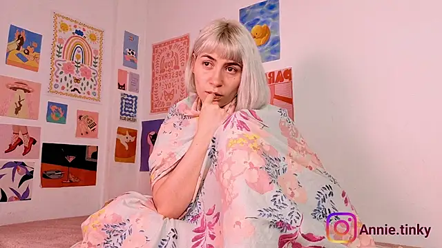 Snapshot of annieTinky0 chatting on 02.24.26 annieTinky0 online show from 02.24.26