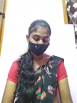 Snapshot of Tamil_Hot_RoyalQueen chatting on 04.20.26 Tamil Hot RoyalQueen online show from 04.20.26