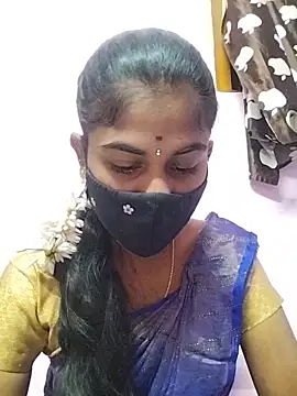 Snapshot of Tamil_Hot_RoyalQueen chatting on 04.21.26 Tamil Hot RoyalQueen online show from 04.21.26