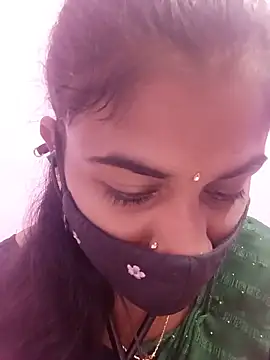 Snapshot of Tamil_Hot_RoyalQueen chatting on 05.20.26 Tamil Hot RoyalQueen online show from 05.20.26