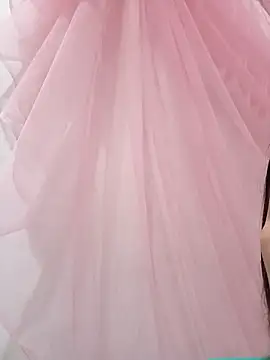 Snapshot of Phoebe-e chatting on 04.03.26 Phoebe-e online show from 04.03.26