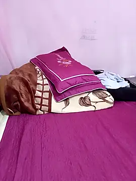 Snapshot of Phoebe-e chatting on 04.06.26 Phoebe-e online show from 04.06.26