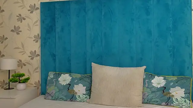 AnyaHappiness online show from 03.26.26