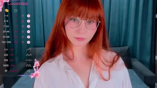 Snapshot of CatherineCummi chatting on 05.28.26 CatherineCummi online show from 05.28.26