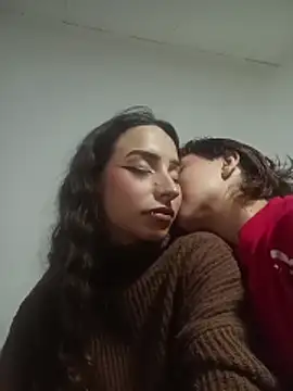 AlexxaAndRileyy online show from 04.11.26