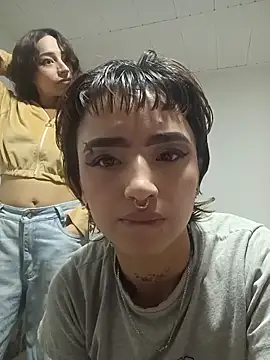 AlexxaAndRileyy online show from 04.12.26