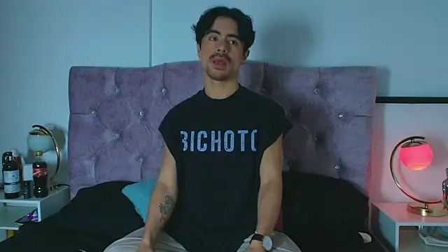 Snapshot of Ethan_Briggs_ chatting on 02.18.26 Ethan Briggs online show from 02.18.26