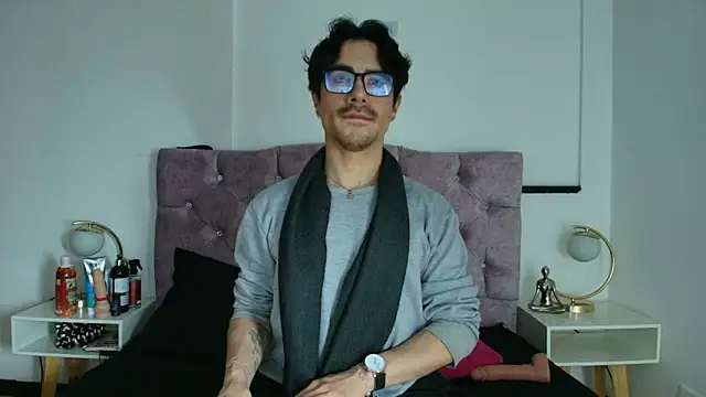 Snapshot of Ethan_Briggs_ chatting on 03.03.26 Ethan Briggs online show from 03.03.26