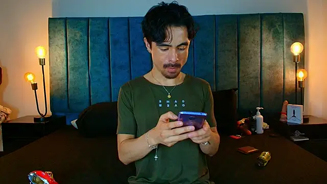 Ethan Briggs  online show from 04.23.26