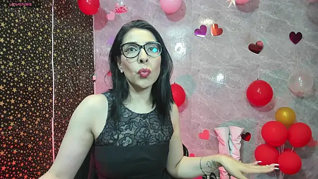 adellelennoxx online show from 02.17.26