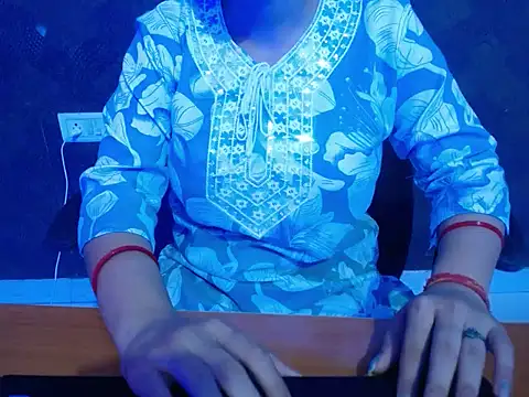 Snapshot of pari_04 chatting on 06.01.26 pari 04 online show from 06.01.26
