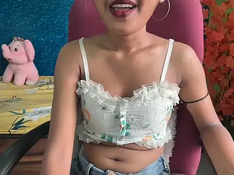 Snapshot of Brown-beauty chatting on 06.30.26 Brown-beauty online show from 06.30.26