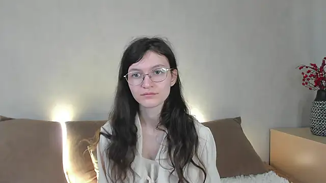 ThoraMarola online show from 03.31.26