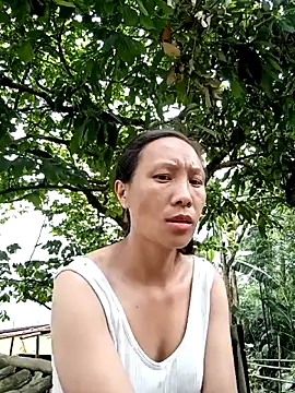 Snapshot of Diana-02 chatting on 04.28.26 Diana-02 online show from 04.28.26