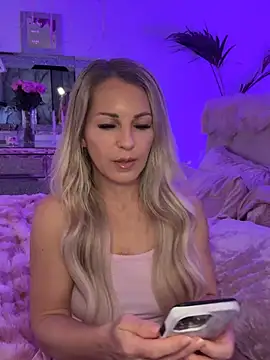 Snapshot of JulieSol chatting on 02.13.26 JulieSol online show from 02.13.26