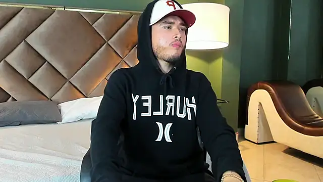 Snapshot of Salvattore_Muller chatting on 02.09.26 Salvattore Muller online show from 02.09.26