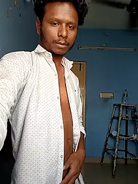 Snapshot of stylee_satheesh chatting on 06.23.26 stylee satheesh online show from 06.23.26