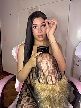 Snapshot of DollCamila chatting on 04.19.26 DollCamila online show from 04.19.26