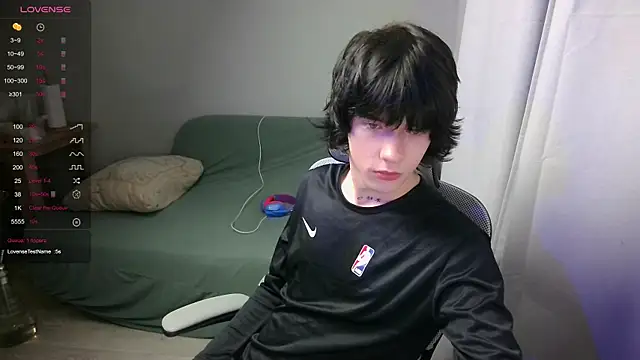 LeonBoykisser online show from 02.11.26