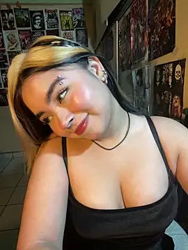 Snapshot of pinkybombon chatting on 02.02.26 pinkybombon online show from 02.02.26