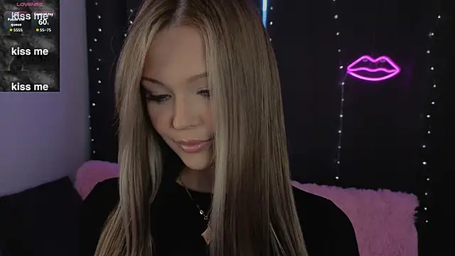 Snapshot of ElsaDivine chatting on 07.19.26 ElsaDivine online show from 07.19.26