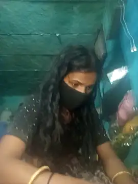 Snapshot of priyasharma899 chatting on 03.14.26 priyasharma899 online show from 03.14.26