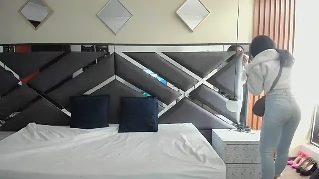 Ambarross  online show from 03.22.26