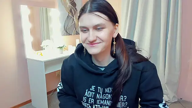 Snapshot of DaniaBimIer chatting on 01.15.26 DaniaBimIer online show from 01.15.26