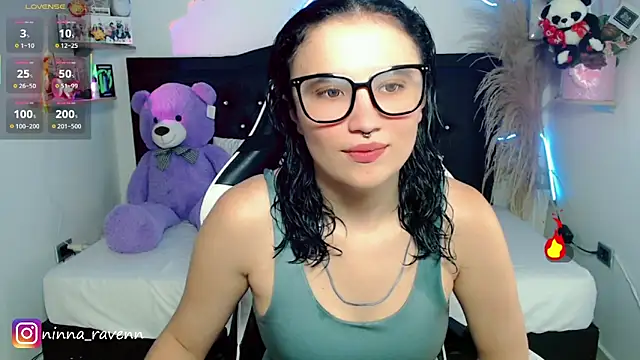 Snapshot of AriaDark chatting on 05.02.26 AriaDark online show from 05.02.26