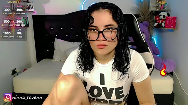Snapshot of AriaDark chatting on 05.11.26 AriaDark online show from 05.11.26