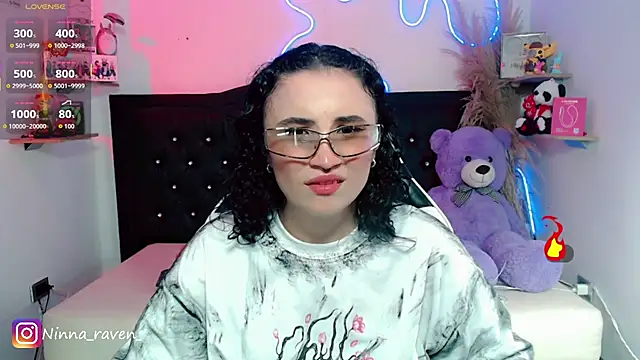 Snapshot of AriaDark chatting on 05.29.26 AriaDark online show from 05.29.26