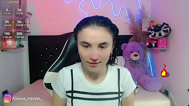Snapshot of AriaDark chatting on 06.13.26 AriaDark online show from 06.13.26