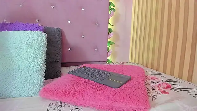 lovely  kiss   online show from 04.24.26