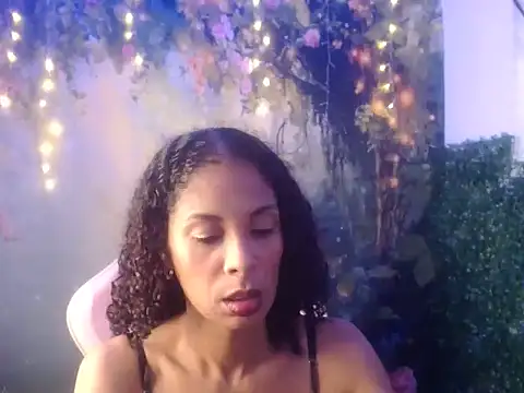Snapshot of rosa_skinny chatting on 06.06.26 rosa skinny online show from 06.06.26