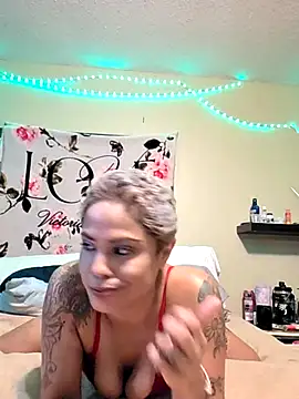 Snapshot of JasmineSkky chatting on 06.10.26 JasmineSkky online show from 06.10.26