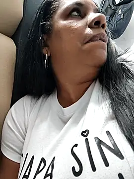 Snapshot of Zeyllyjhonson chatting on 02.17.26 Zeyllyjhonson online show from 02.17.26